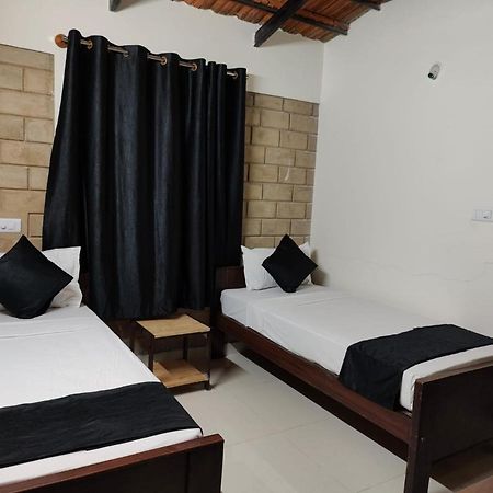 Minimal Poshtel Hostel ไมซอร์ ภายนอก รูปภาพ